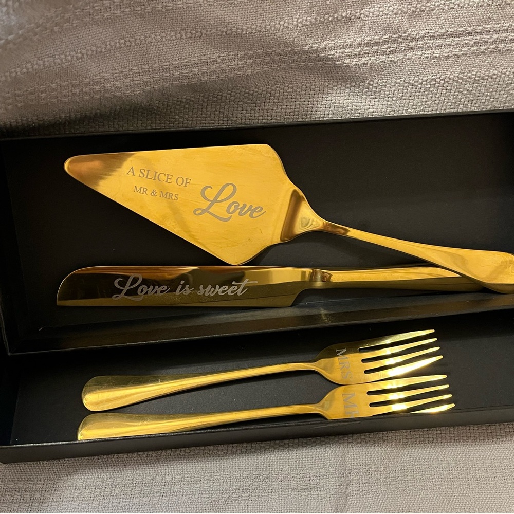 Gold Wedding Cake Serving Set